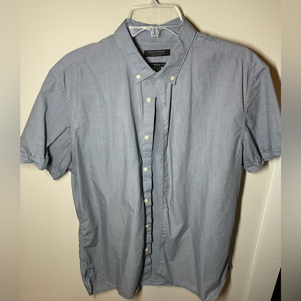 Men’s Banana Republic short-sleeve button down - L
